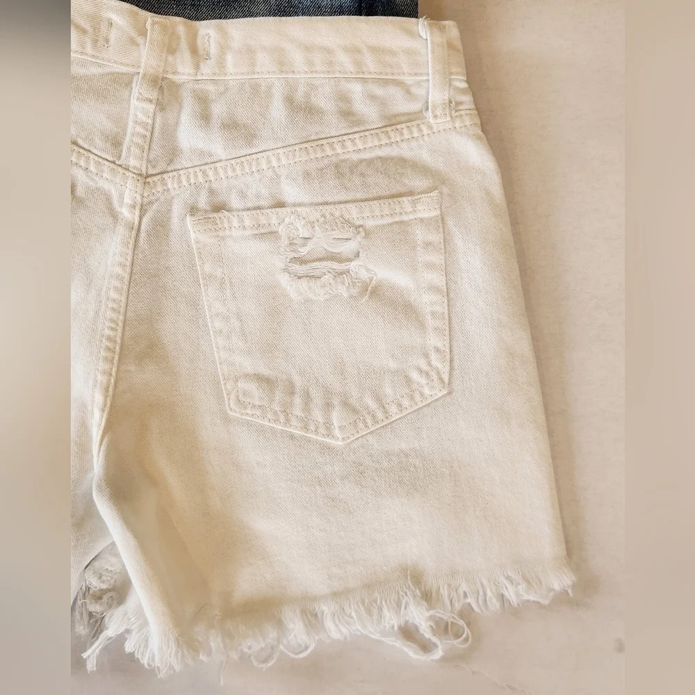 NWT || WE THE FREE || Sophia denim cut offs - Picture 6 of 8